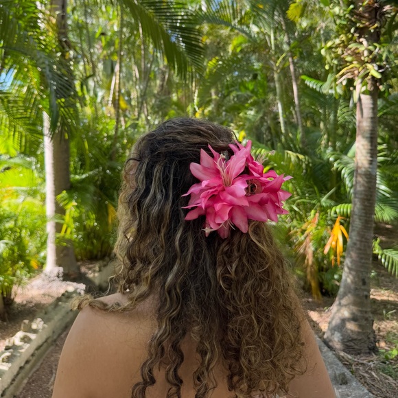 Meet your Posher, Savannah! ♡ - Picture 1 of 6